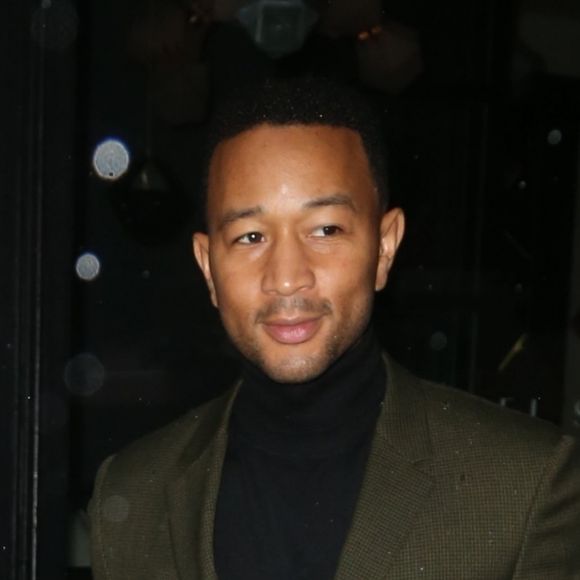 Exclusif - John Legend et sa femme Chrissy Teigen à la sortie de leur appartement à New York, le 12 septembre 2018.