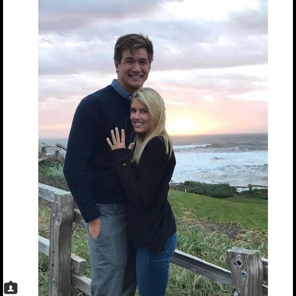 Nathan Adrian annonce ses fiançailles avec Hallie Ivester le 7 mai 2017. 