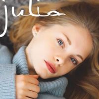 Julia, protégée de Mylène Farmer : À 16 ans, elle a déjà envoyé des sextos