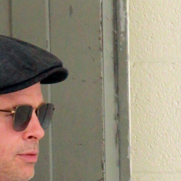 Exclusif - Brad Pitt à la sortie du bureau de son avocat après une réunion de deux heures à Los Angeles, Californie, Etats-Unis, le 15 août 2015.