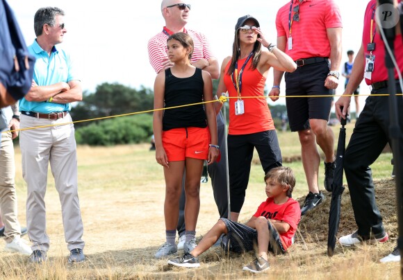 Erica Herman avec ses filles Sam et Charlie lors de l'Open Championship auquel a participé Tiger Woods. Le 22 juillet 2018.