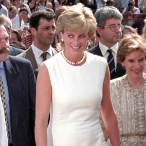 Lady Diana le 12 juin 1997 lors d'une conférence de la Royal Geographical Society contre les mines anti-personnel.