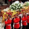 Le cercueil de Lady Diana lors de ses obsèques en l'abbaye de Westminster le 6 septembre 1997 à Londres.