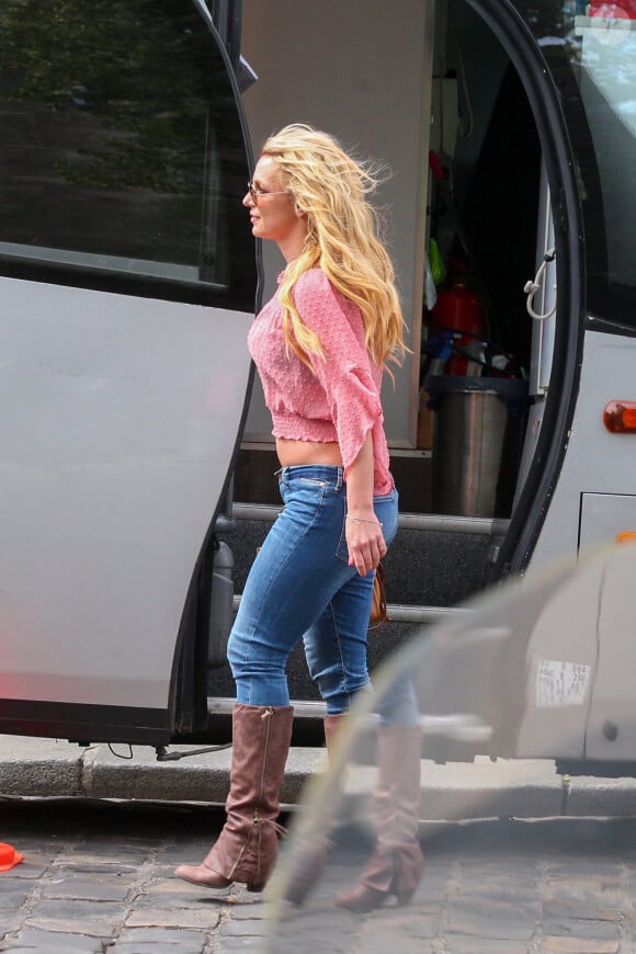 Britney Spears quitte le restaurant "La Société" à Saint-Germain des Prés à Paris. Britney sera en concert demain soir à l'AccorHotels Arena. Paris le 27 août 2018.