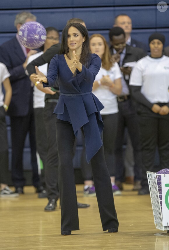Le prince Harry et Meghan Markle, duchesse de Sussex ont pris part aux Coach Core Awards, cérémonie de récompenses précédée de quelques activités, à l'université de Loughborough (Leicestershire) le 24 septembre 2018.