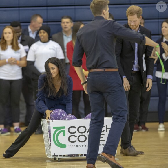 Le prince Harry et Meghan Markle, duchesse de Sussex ont pris part aux Coach Core Awards, cérémonie de récompenses précédée de quelques activités, à l'université de Loughborough (Leicestershire) le 24 septembre 2018.