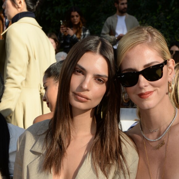 Chiara Ferragni et Emily Ratajkowski - Défile de mode Jacquemus, collection prêt-à-porter printemps-été 2019 à l'ambassade d'Italie à Paris le 24 septembre 2018. © CVS / Veeren / Bestimage