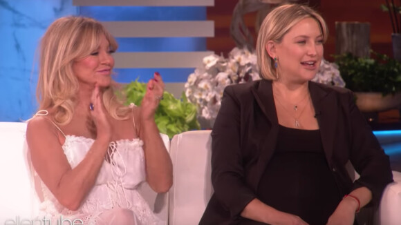 Kate Hudson et sa mère Goldie Hawn sur le plateau du "Ellen Show" d'Ellen DeGenres, le 20 septembre 2018.