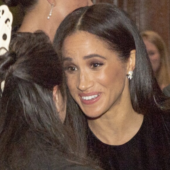 Meghan Markle, duchesse de Sussex, inaugure l'exposition "Oceania" le 25 septembre 2018 à Londres.