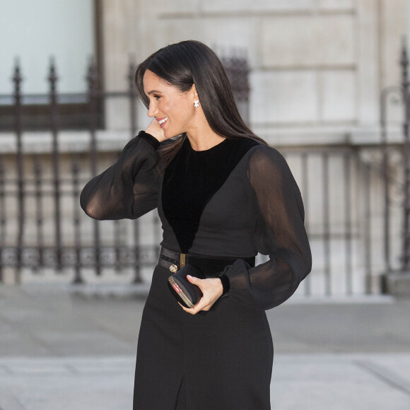 Meghan Markle, duchesse de Sussex inaugure l'exposition "Oceania" le 25 septembre à Londres  25 September 2018. Meghan Duchess of Sussex arrives at the Oceania Exhibition at the Royal Academy in London.25/09/2018 - Londres