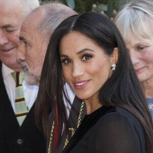 Meghan Markle, duchesse de Sussex, inaugure l'exposition "Oceania" le 25 septembre 2018 à Londres.