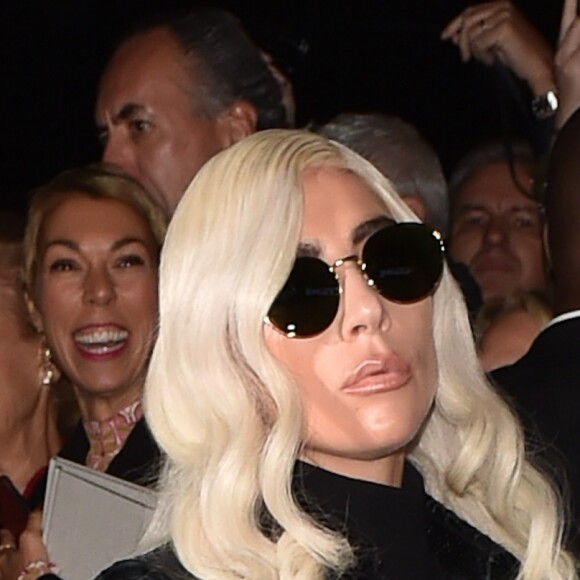 Lady Gaga - Défilé Céline, collections prêt-à-porter et homme printemps-été 2019 à l'Hôtel de Ville de Paris le 28 septembre 2018.