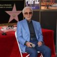 Charles Aznavour reçoit son étoile sur le Hollywood Walk of Fame à Los Angeles, le 24 août 2017.