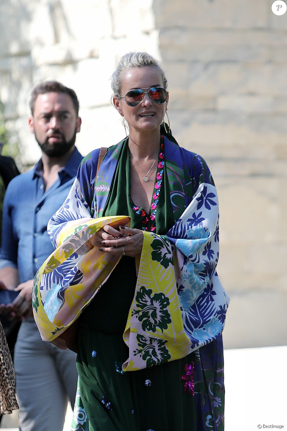 Semi-exclusif - Laeticia Hallyday et son amie Christina vont rejoindre