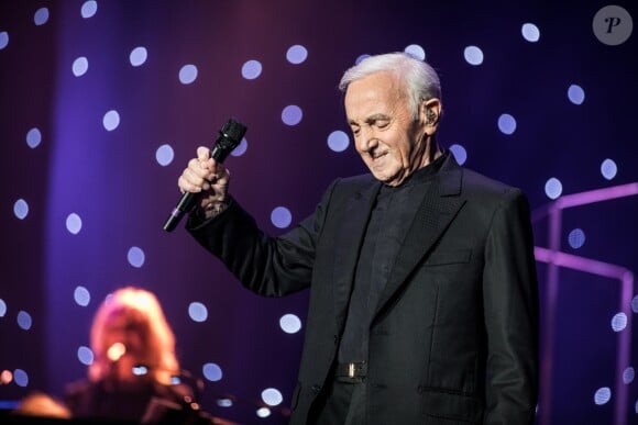 Exclusif - Charles Aznavour en concert à l'Accorhotels Arena (POPB Bercy) à Paris. Le 13 décembre 2017 © Cyril Moreau / Bestimage