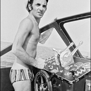 Charles Aznavour à Saint-Tropez le 15 juillet 1970.