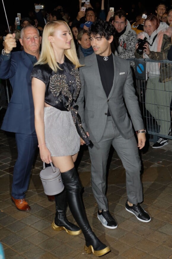 Sophie Turner et son compagnon Joe Jonas - Arrivées au défilé de mode prêt-à-porter printemps-été 2019 "Louis Vuitton" à Paris. Le 2 octobre 2018 © Veeren-CVS / Bestimage