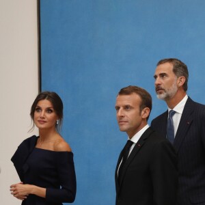 Le roi Felipe VI d'Espagne, la reine Letizia, le président Emmanuel Macron et Brigitte Macron - Visite de la rétrospective "Miró : la couleur de mes rêves" au Grand Palais à Paris le 5 octobre 2018 @ Philippe Wojazer / Pool / Bestimage