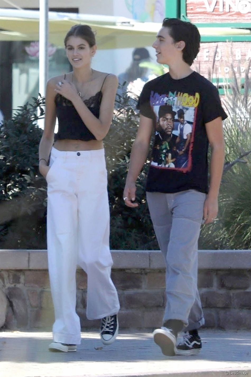 Exclusif - Kaia Gerber et son ami proche (compagnon?) Travis Jackson