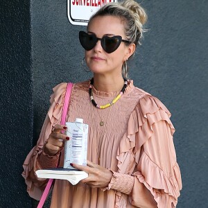Semi-exclusif - Laeticia Hallyday à la sortie de Meche Hair Salon en compagnie de son coiffeur à Beverly Hills, le 14 septembre 2018.
