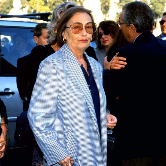 Flora Carabella et sa fille Barbara à Rome en 1996.