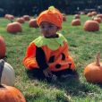 True, la fille de Khloé Kardashian et Tristan Thompson, déguisée en citrouille à l'approche d'Halloween. Photo publiée par Khloé Kardashian sur Instagram le 14 octobre 2018.