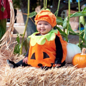 True, la fille de Khloé Kardashian et Tristan Thompson, déguisée en citrouille à l'approche d'Halloween. Photo publiée par Khloé Kardashian sur Instagram le 14 octobre 2018.