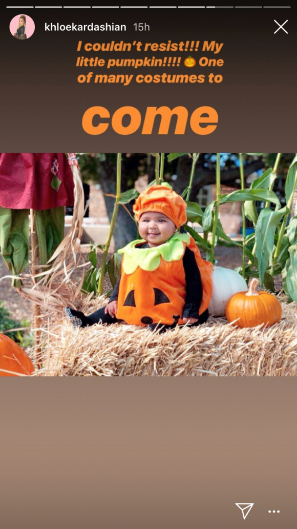 True, la fille de Khloé Kardashian et Tristan Thompson, déguisée en citrouille à l'approche d'Halloween. Photo publiée par Khloé Kardashian sur Instagram le 14 octobre 2018.