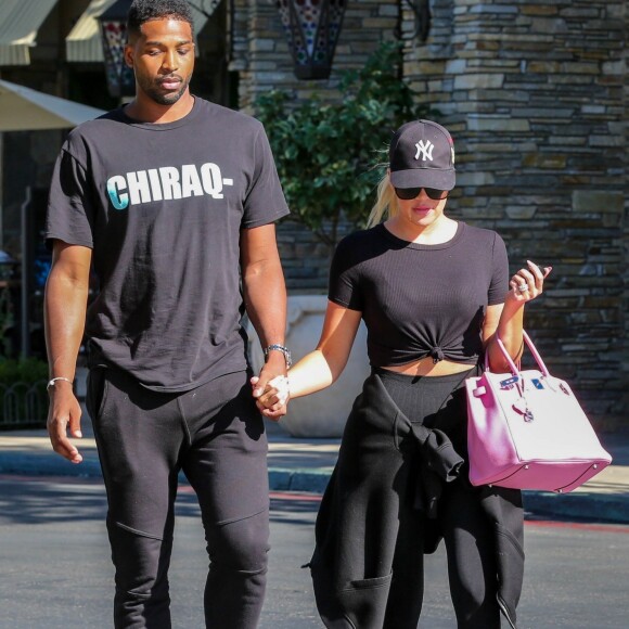 Exclusif - Khloe Kardashian et son compagnon Tristan Thompson sont allés voir le film White Boy Rick au cinéma à Calabasas. Le couple porte des baskets de la marque Off White. Le 16 septembre 2018