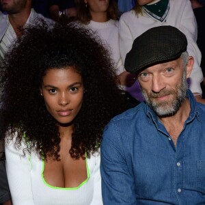 Vincent Cassel et sa femme Tina Kunakey - People lors du "Etam Live Show 2018" aux Beaux-Arts à Paris, le 25 septembre 2018. © Veeren/Moreau/Bestimage