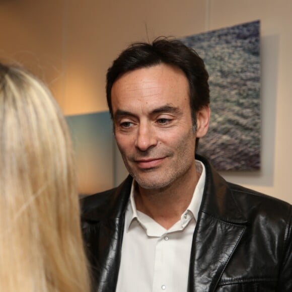 Exclusif - Anthony Delon - Vernissage de l'exposition photographique de Nicolas Rachline (petit-fils de Marcel Bleustein-Blanchet) "Et Dieu créa La Ponche" à la galerie Anne & Just Jaeckin à Paris le 3 mai 2018. © Denis Guignebourg/Bestimage