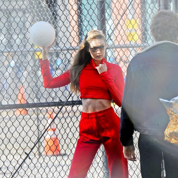 Exclusif - Gigi Hadid en pleine séance photo à New York, le 17 octobre 2018.