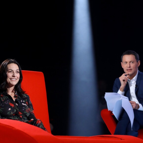 Exclusif - Marc-Olivier Fogiel et Lio - Enregistrement de l'émission "Le Divan" avec Lio en invitée et présentée par Marc-Olivier Fogiel, qui sera diffusée le 26 octobre sur France 3. Le 16 octobre 2018 © Dominique Jacovides / Bestimage
