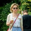 Exclusif - Emilia Clarke a été aperçue en train de boire un café dans les rues de Londres, le 5 juillet 2018.