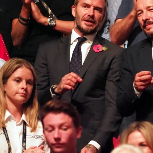 David Beckham et son fils Romeo assistent à la cérémonie de clôture des Invictus Games 2018 à Sydney, le 27 octobre 2018.