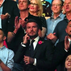 David Beckham et son fils Romeo assistent à la cérémonie de clôture des Invictus Games 2018 à Sydney, le 27 octobre 2018.