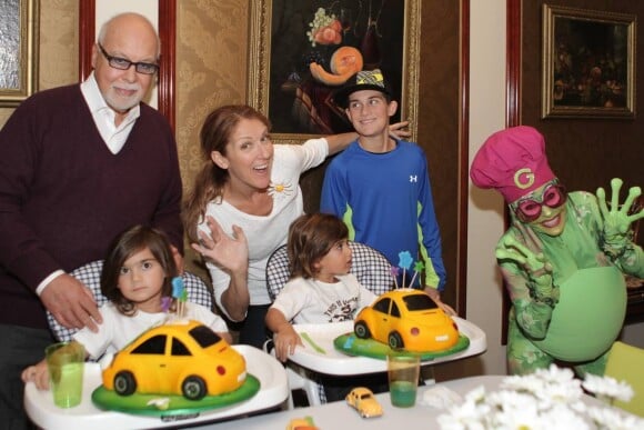 Céline Dion fête les 3 ans de ses jumeaux Nelson et Eddy, en 2013. Photo postée sur Facebook le 27 février 2015