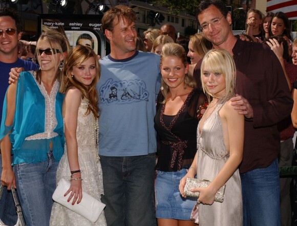 Jodie Sweetin, Mary-Kate Olsen, Dave Coulier, Candace Cameron Bure, Ashley Olsen et Bob Saget à Los Angeles, le 1er mai 2004.