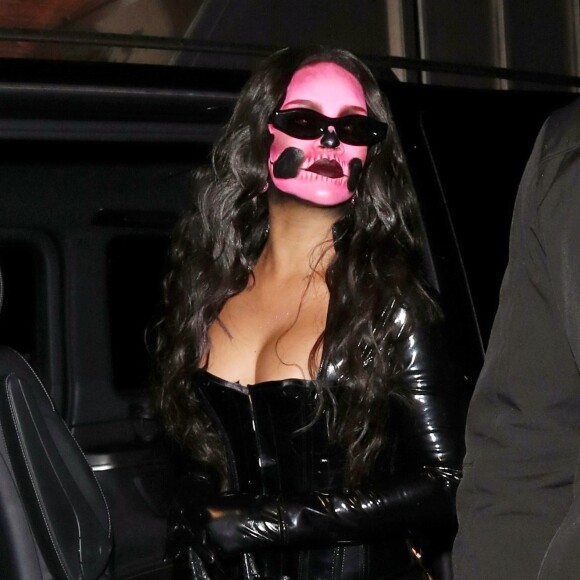 Rihanna arrive au club Laylow pour fêter Halloween. Londres, le 31 octobre 2018.