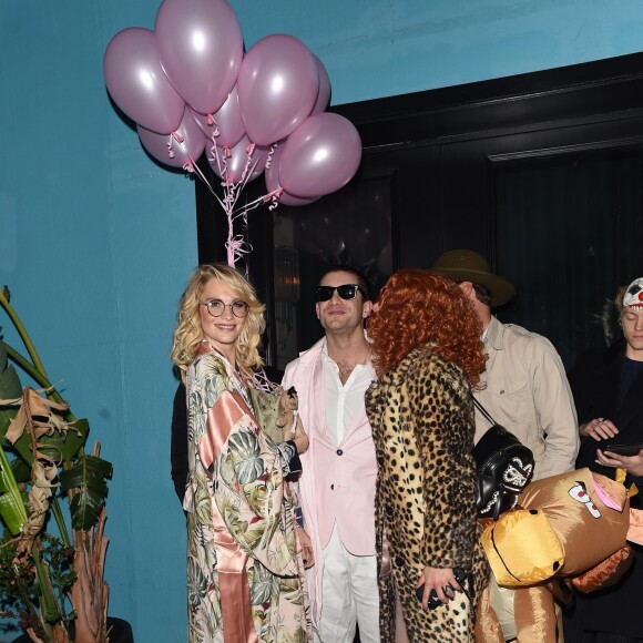 Poppy Delevingne et Tyrone Wood arrive à la soirée Halloween au LAYLOW à Londres, le 31 octobre 2018.