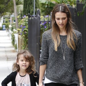 Jessica Alba emmène sa fille Honor à l'école à Los Angeles, le 24 Juin 2013.