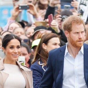 Le prince Harry, duc de Sussex, et Meghan Markle, duchesse de Sussex, ont été accueillis par une foule de supporters au Viaduct Harbour à Auckland, Nouvelle-Zélande, le 30 octobre 2018.