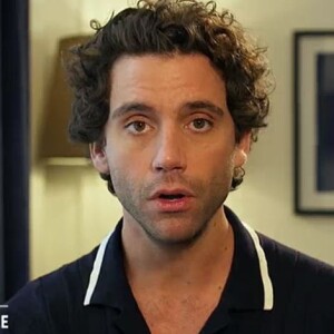 Mika dans "Suite parentale", France 4, 6 novembre 2018