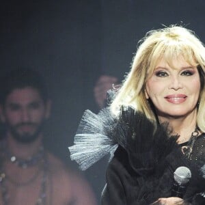 Exclusif - Amanda Lear - À l'occasion des 40 ans de carrière de Jean-Paul Gaultier et de sa revue spectacle " Fashion Freak Show " aux Folies Bergère, France 2 donne carte blanche au couturier français le plus célèbre du monde, qui créera pour la première fois un grand show de variétés entièrement plongé dans son univers, qui sera diffusé le samedi 13 octobre 2018 à 21 heures. Le 9 octobre 2018 © Pierre Perusseau / Bestimage