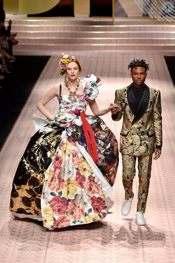 Karen Elson, Kailand Morris lors du défilé Dolce & Gabbana pour la collection Prêt-à-Porter Printemps/Eté 2019 lors de la Fashion Week de Milan, Italie, le 23 septembre 2018.