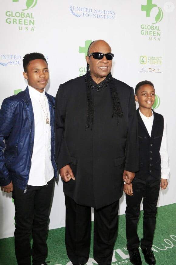 Stevie Wonder et ses fils Kailand Morris et Mandla Morris - Soirée "Global Green USA Pre-Oscar Party" à Los Angeles. Le 24 février 2016