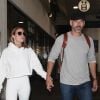 Exclusif - LeAnn Rimes et son mari Eddie Cibrian arrivent à l'aéroport de LAX à Los Angeles, le 5 décembre 2017