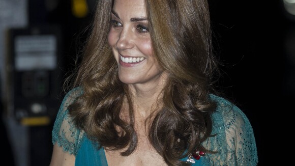 Kate Middleton radieuse dans une robe déjà portée, avant ses trois grossesses !