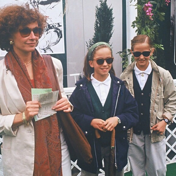 Marlène Jobert et ses filles Eva et Joy Green à Roland-Garros, en 1992.