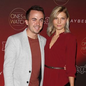 Frankie Muniz (Malcolm) et sa compagne Paige Price à la soirée 'One's to Watch' à NeueHouse à Hollywood, le 4 octobre 2017.